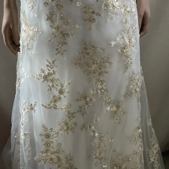 Maggie Sottero Camelia size 10 Wedding Dress Bridal - Picture 7 of 9
